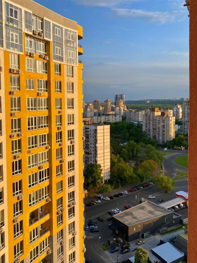 Затишна І Тепла Квартира, Метро Лівобережна, Мвц, Інститут Серця كييف المظهر الخارجي الصورة